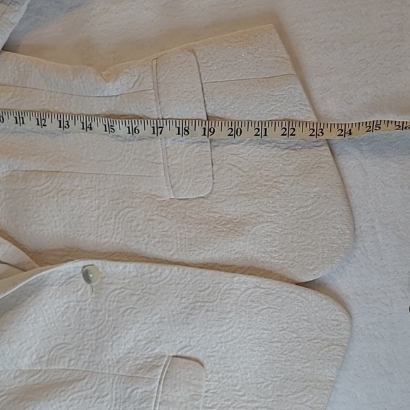 Elizabeth and James dressy blazer, off whilst, size 8 - Picture 5 of 6